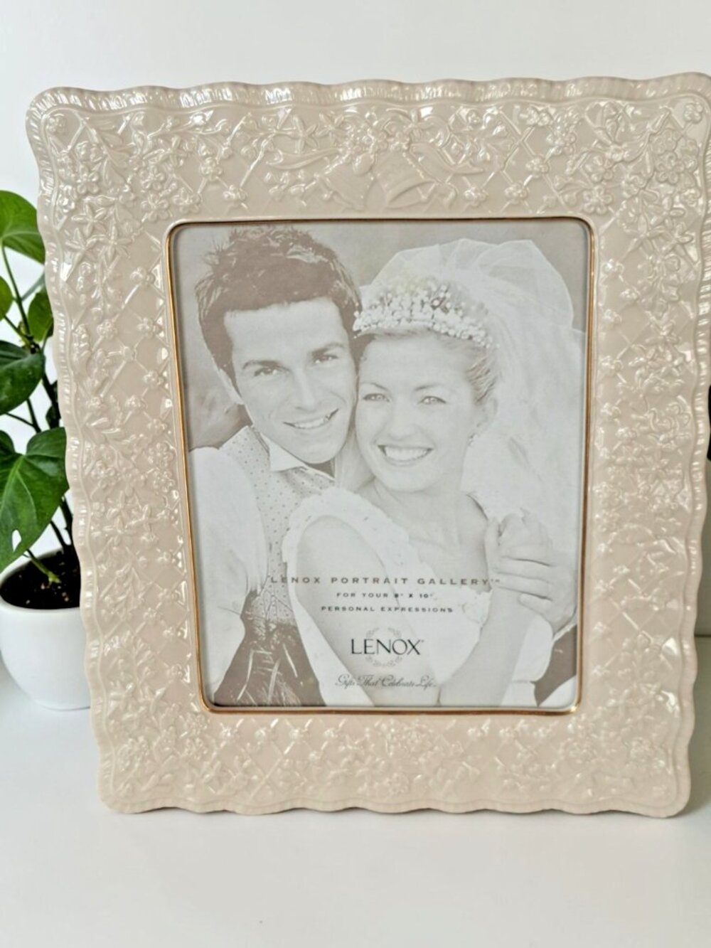 Lenox Wedding PromisesCollection 8X10 Ivory Porcelain Floral Picture Frame